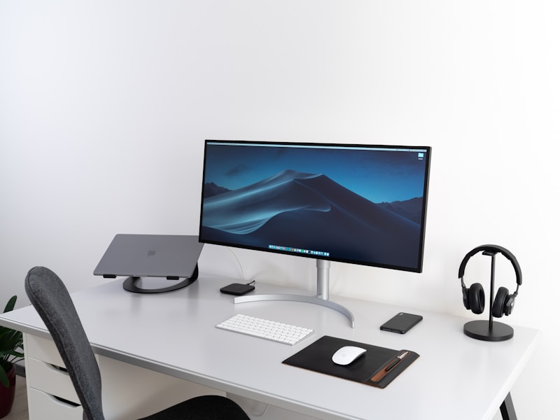 Amazon Basics monitorarm met enkel scherm