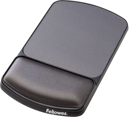 Ergonomische muismat met polssteun op een bureau